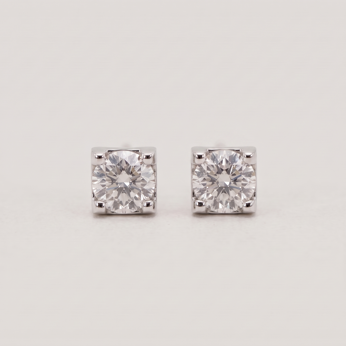 Orecchini punto luce 0.60 ct