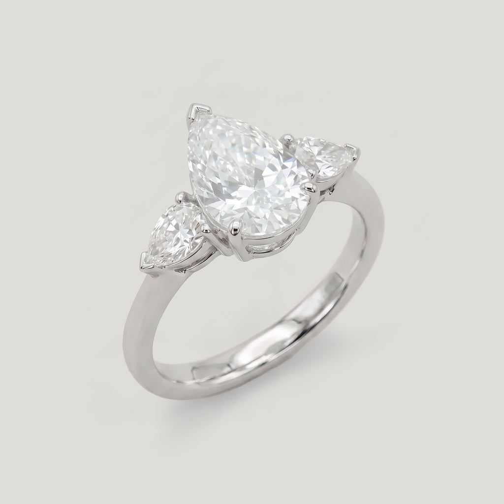 anello trilogy con diamanti a goccia 2.39 ct