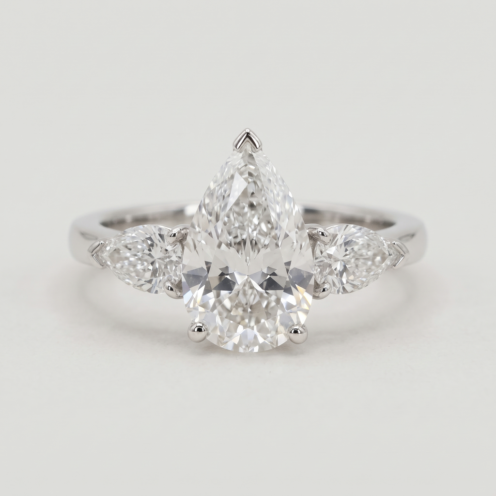 anello trilogy con diamanti a goccia 2.39 ct